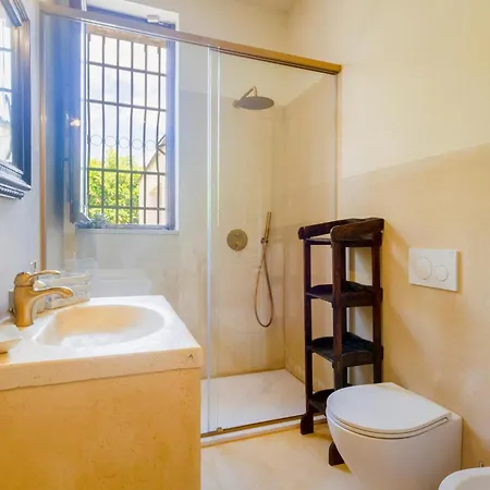 3 Bedroom Cozy In *