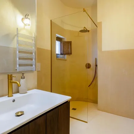 3 Bedroom Cozy In Nyaraló *