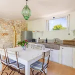 3 Bedroom Cozy In 別荘 オストゥーニ